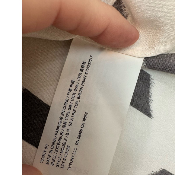 THEORY NWOT $295 White Silk V Neck Blouse Bruch Print Size P US 0 - Picture 6 of 6